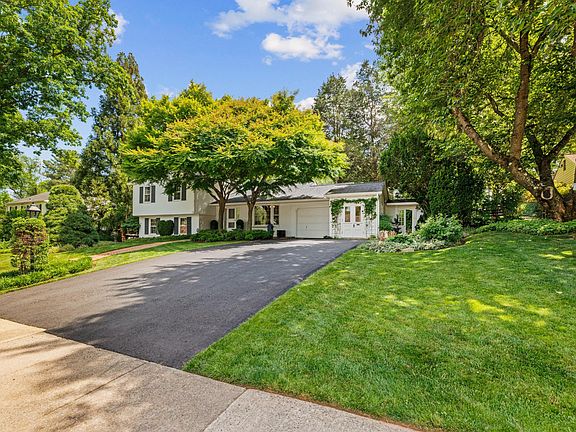 3rd image of 8527 Pappas Way