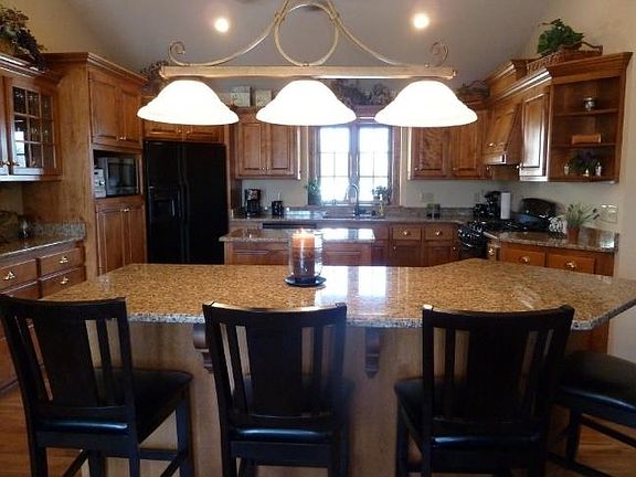 4th image of N43W33250 Glen Parc Cir