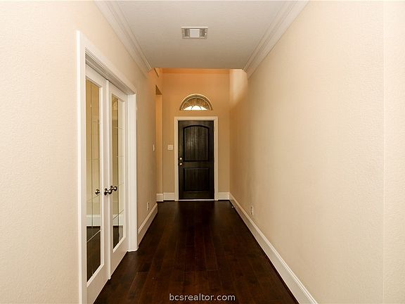 2nd image of 2610 Hailes Ln