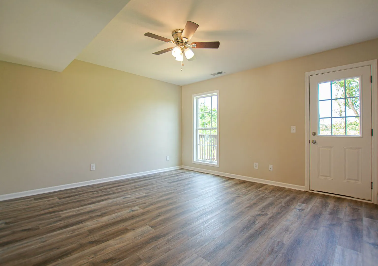 Pet Friendly Two Bedroom! — Photo 3