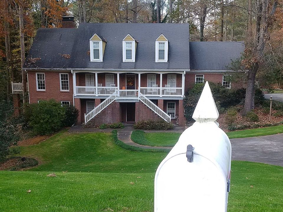2nd image of 667 Bow Ct
