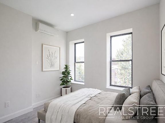 5th image of 181 Chauncey St APT 2L