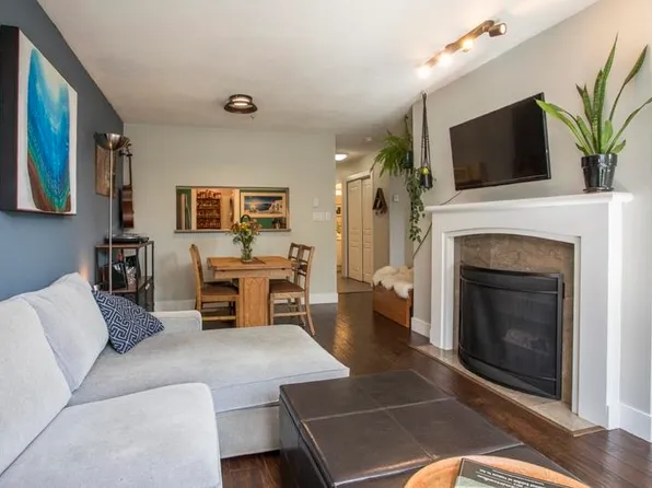 8460 Jellicoe St #211, Vancouver, BC V5S 4S8