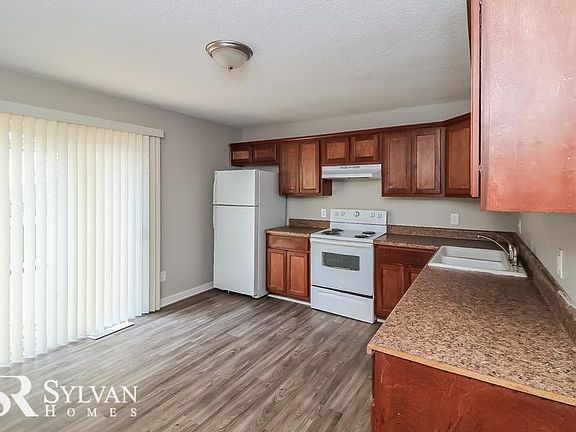 5th image of 157 Mayflower Cir