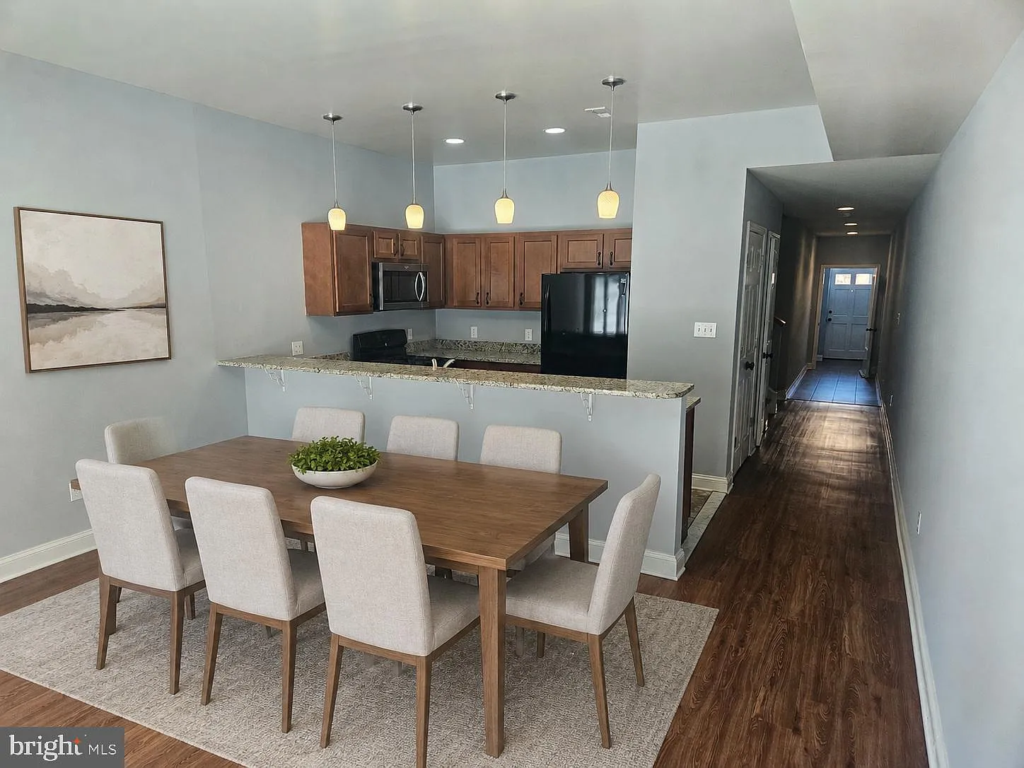 4 bed, 2.5 bath, 3240 sqft, $3,200 — Photo 3