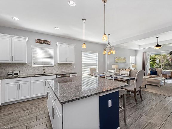 3rd image of 7682 Cypress Walk Dr