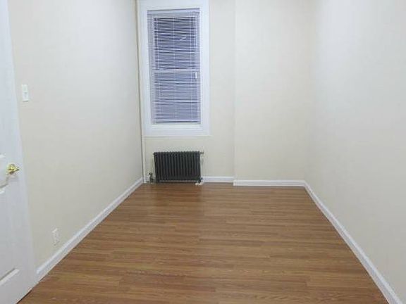 2nd image of 2915 21st Ave #1