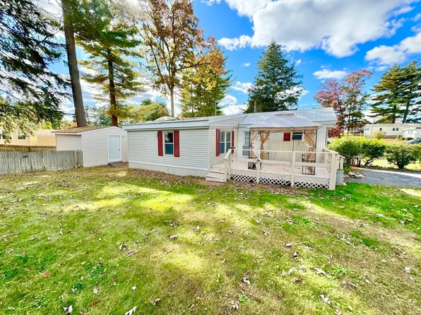 281 Chauncey Walker St #D-141, Belchertown, MA 01007