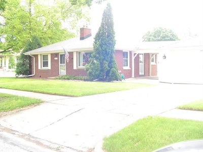 8007 W Meinecke Ave, Wauwatosa, WI, 53213