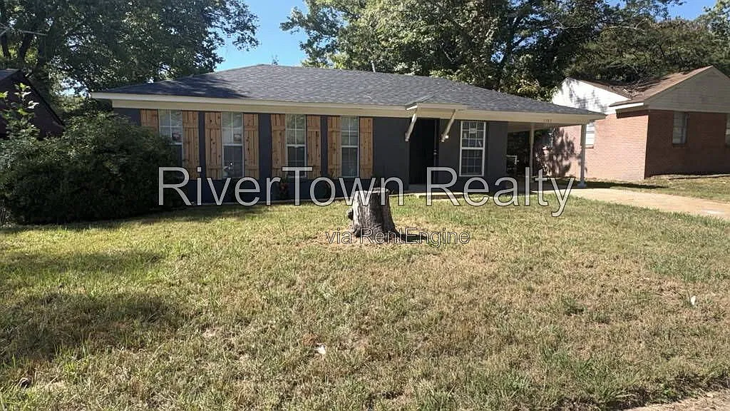 3 bed, 1.0 bath, 950 sqft, $1,195 — Photo 1