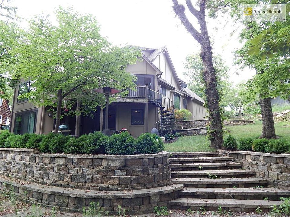 Rear elevation: