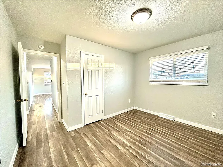 3 bed, $2,400 — Photo 3