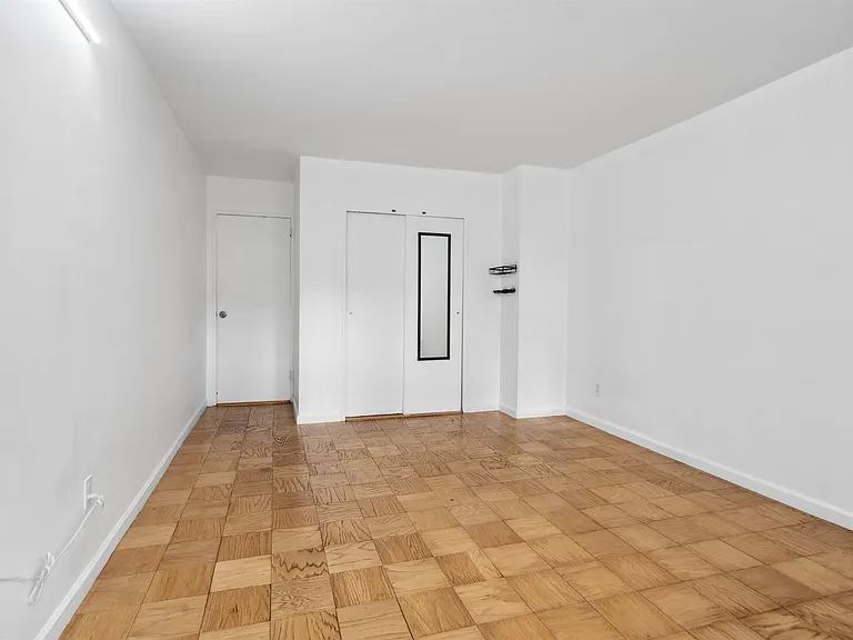 10 Huron Ave #1E — Photo 8