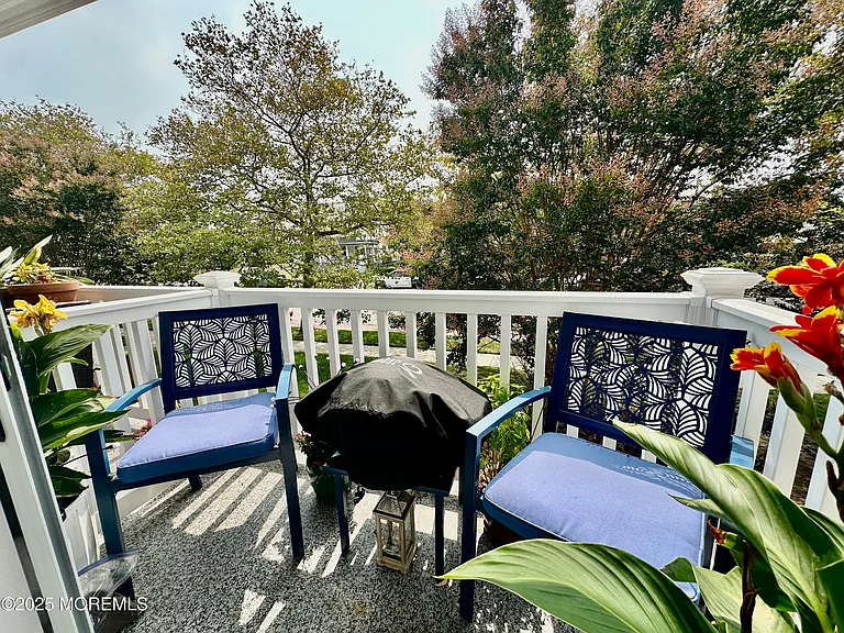 307 4th Ave #202 — Photo 7