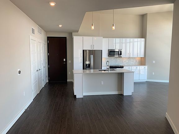 4th image of 1146 N Cherokee St #950