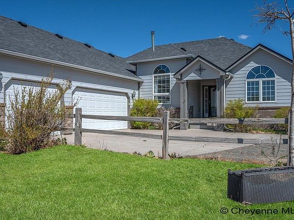 2nd image of 8543 Firethorn Ln