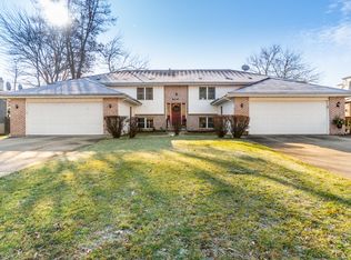 929 Monterrey Ct, Crown Point, IN 46307