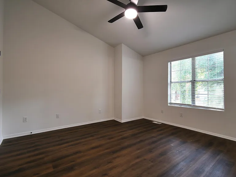 1606 Queen Anne Ct — Photo 16