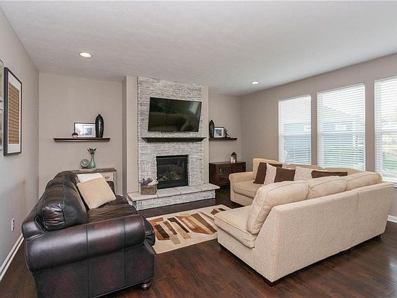 3rd image of 6011 Stroup Dr