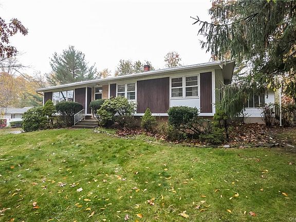 2nd image of 4 Victoria Dr
