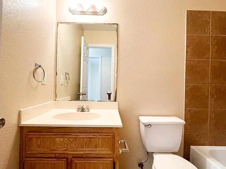 1303 Nicholas Cir #B — Photo 19