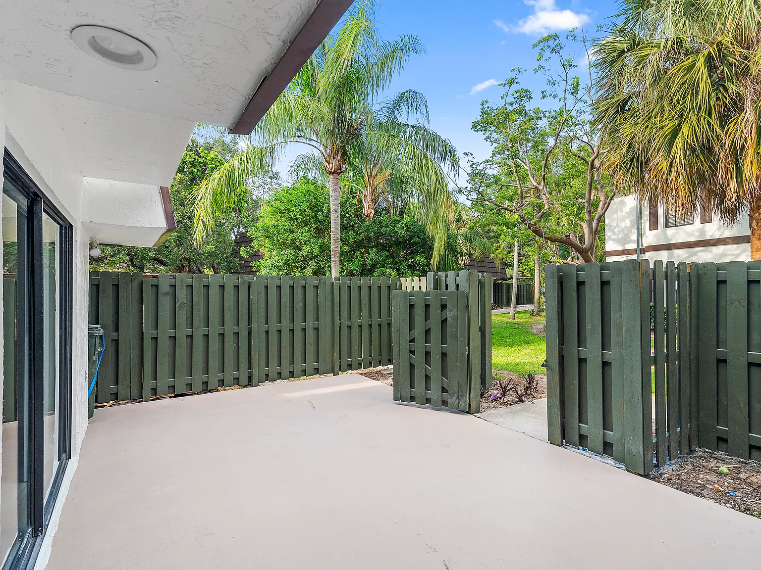 2 bed, 1328 sqft, $2,800 — Photo 3