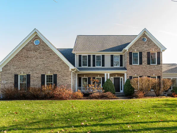 6N315 E Ridgewood Dr, St Charles, IL 60175
