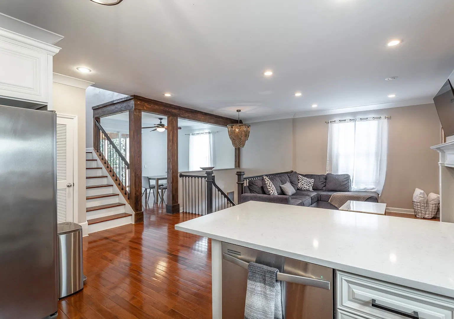 Downtown Chatt | Sleeps 17 | Game Room +Huge Deck — Photo 3