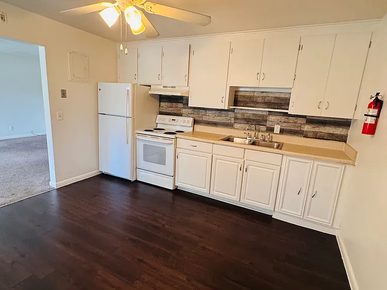 2075 Howell Branch Rd #101 — Photo 7