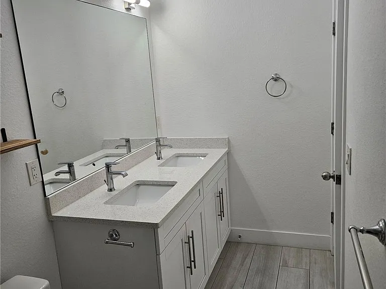 4425 SW Santa Barbara Pl — Photo 6