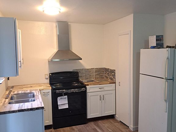 5th image of 944 Silver Dollar Ave #F