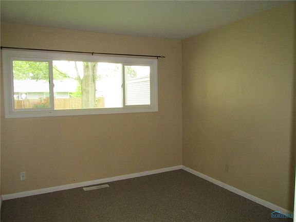 4th image of 935 Clairmont Ave
