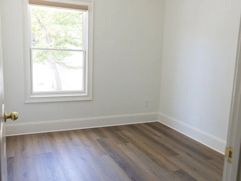 728 Green St NE — Photo 8