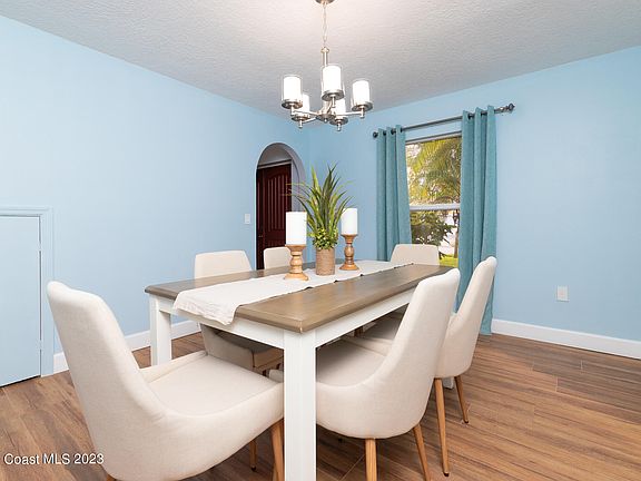 5th image of 4096 Four Lakes Dr