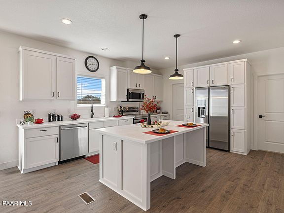 4th image of 1547 E Whirlpool Dr