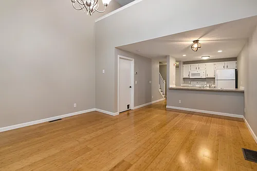 20 Glengarry Dr Photo 1