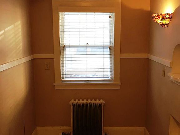 5th image of 812 Broadway N APT 25