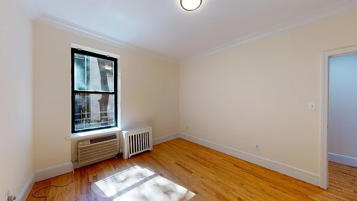 Rented by Bond New York | media 26