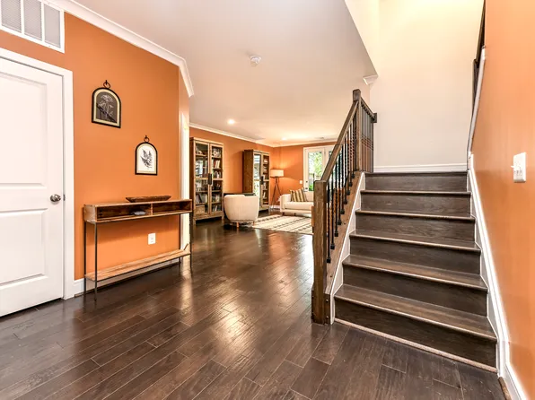 42284 Crawford Ter, Ashburn, VA 20148