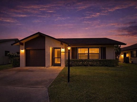 2nd image of 3305 Silver Buttonwood Drive