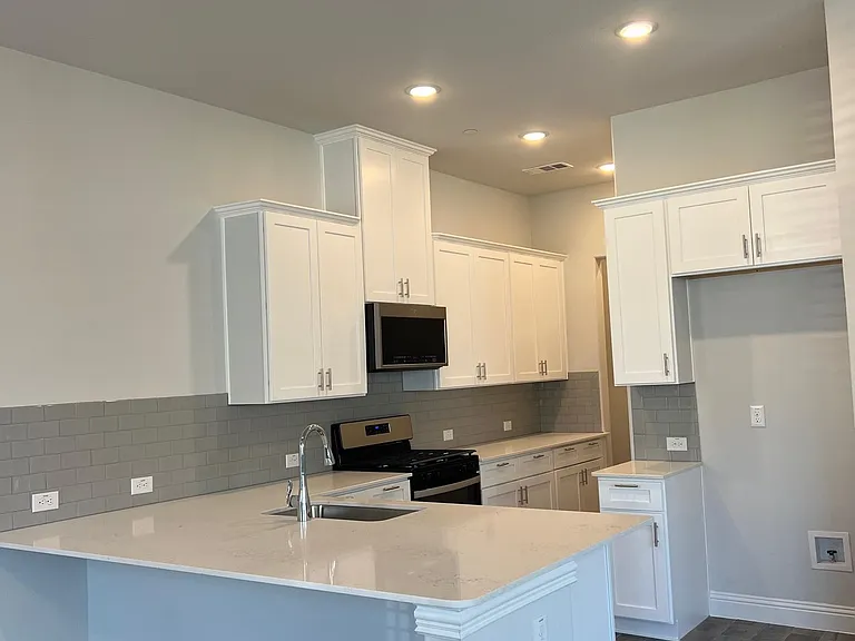 6106 Blythe Dr — Photo 15