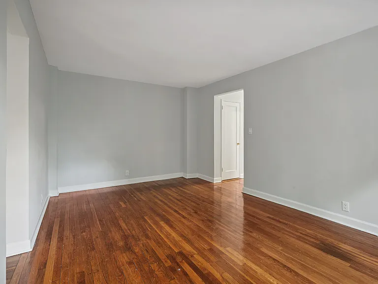 1983 Sedgwick Ave #5D — Photo 7