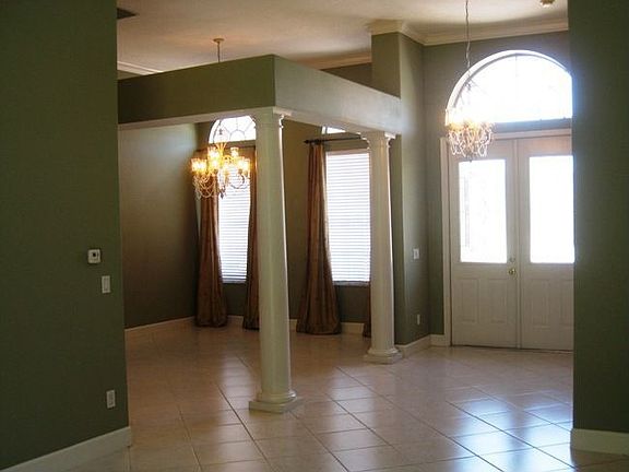 Foyer/Formal Dining