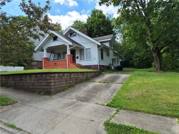 30 Youtz Ave, Akron, OH 44301