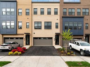 23598 Hopewell Manor Ter, Ashburn, VA 20148