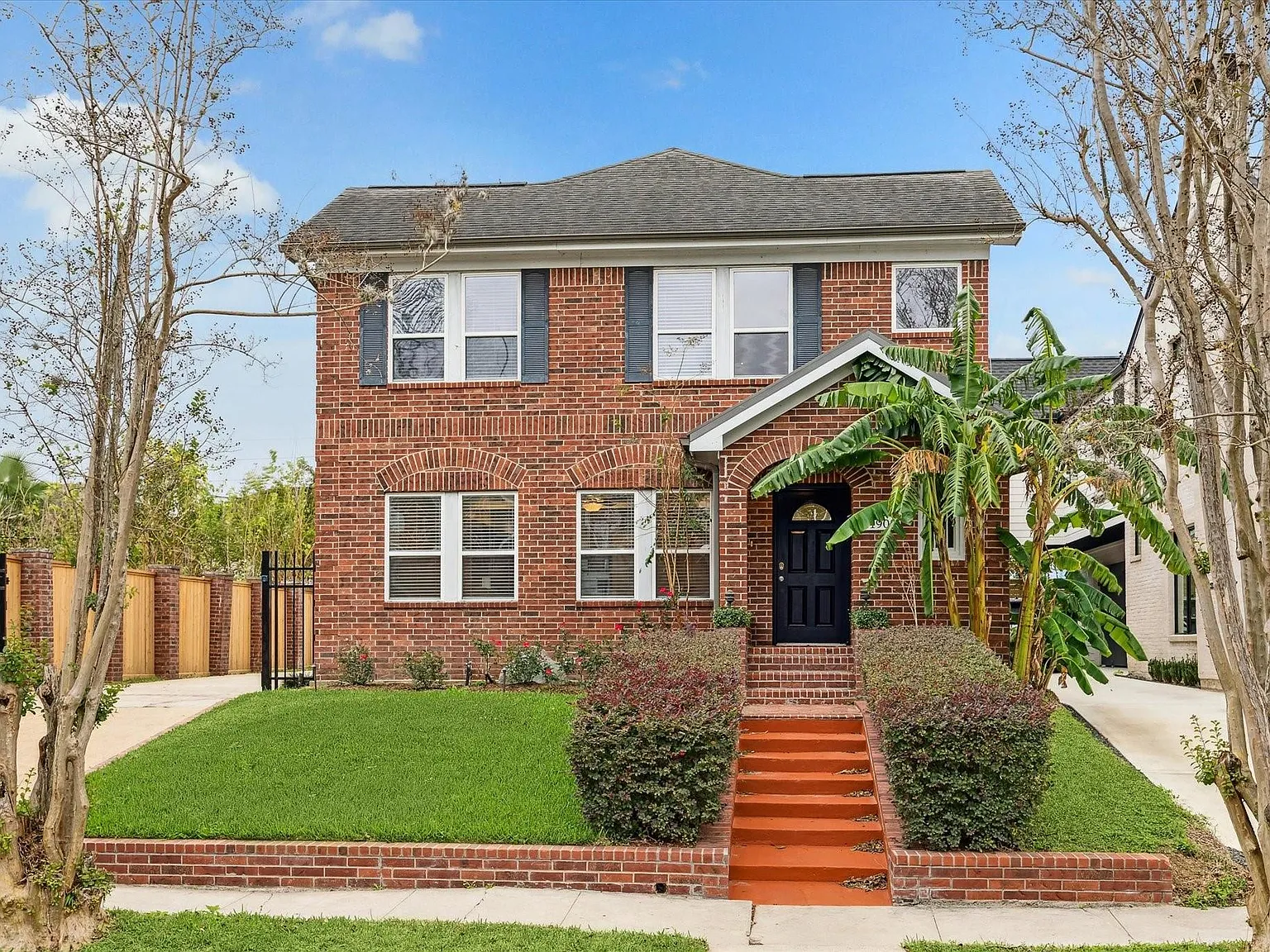 4 bed, 2.5 bath, 2825 sqft, $4,500 — Photo 2