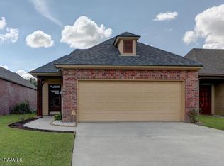 132 Oakbend Dr, Lafayette, LA 70506