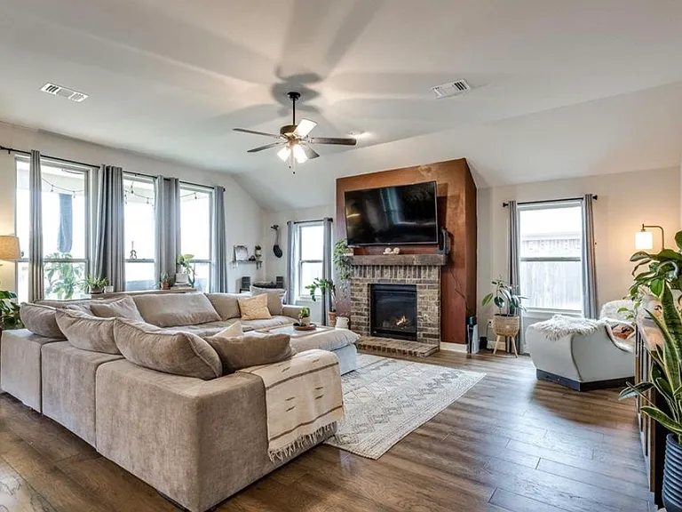 13221 SW 6th St — Photo 5