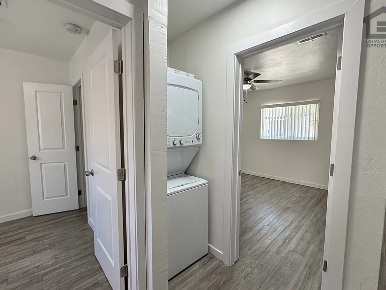 1342 E Willetta St — Photo 19