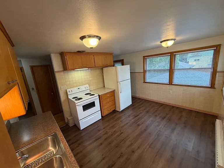 7009 W Lloyd St — Photo 10